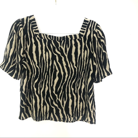 Timing Zebra Print Top - Picture 2 of 3